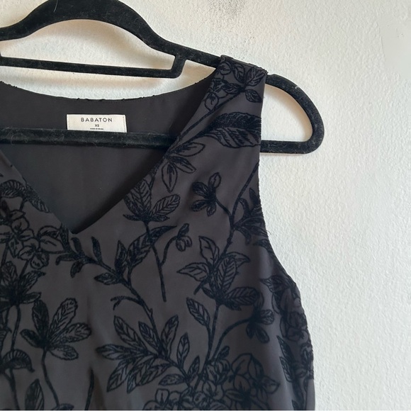 Aritzia Babaton Sz XS Murphy Black Floral Embroidered Sleeveless Blouse - Picture 8 of 11